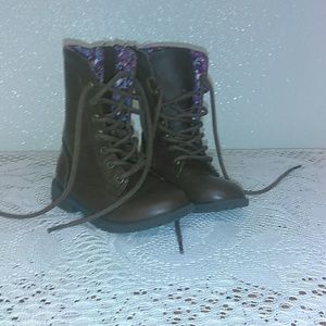 Girls boots